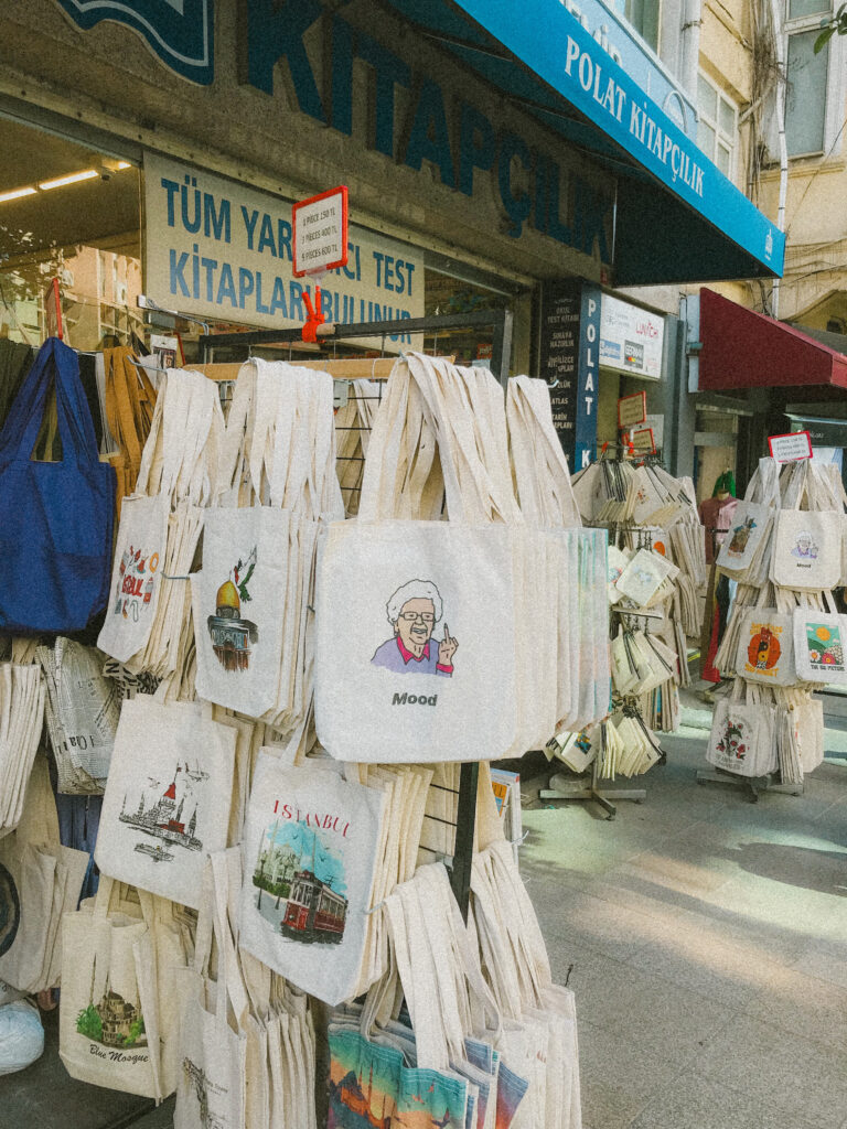 Street photo in Istanbul, Turkey by Bueno Photo