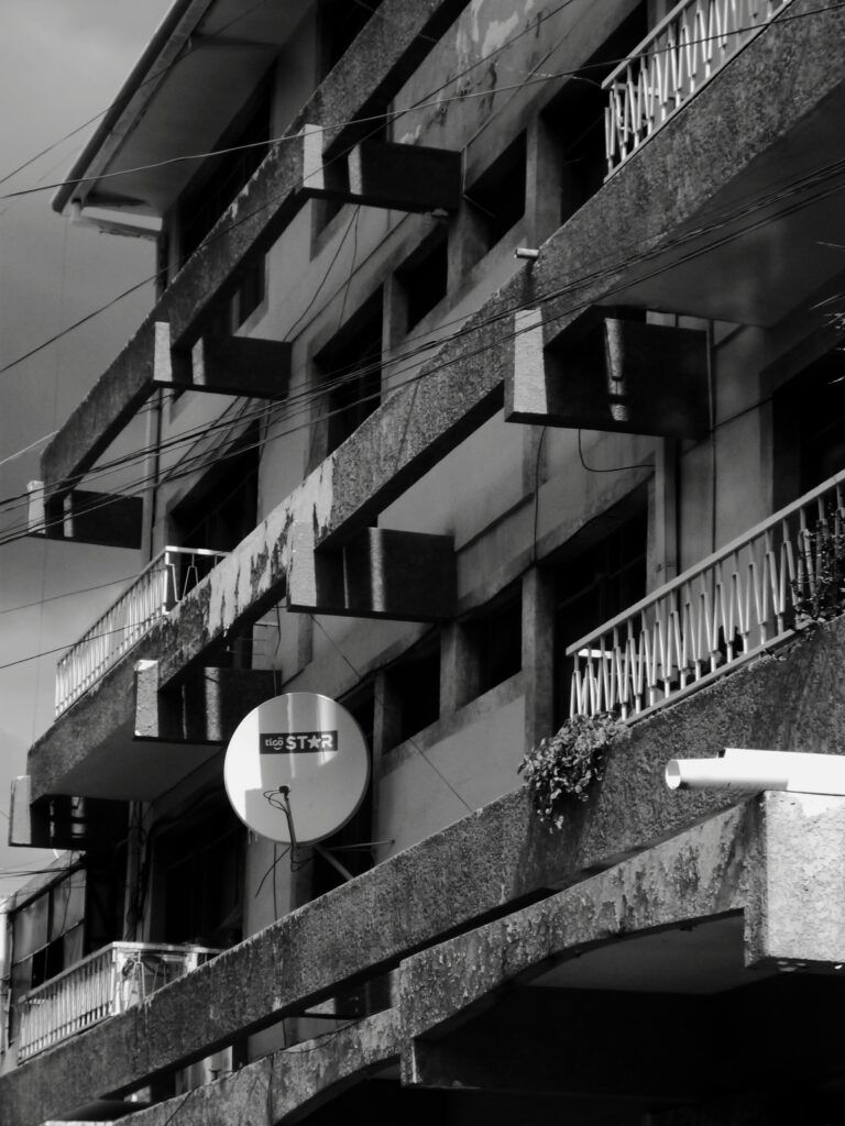 Photo by Diego Veizaga