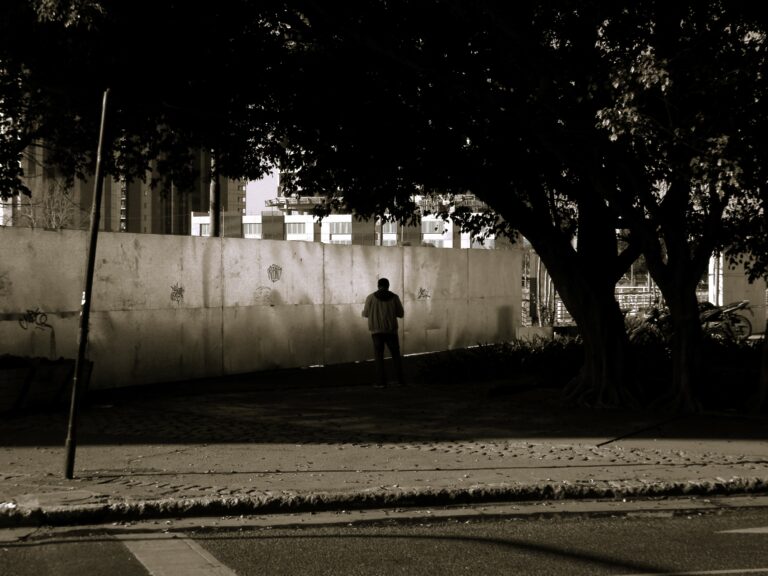 Street photo in Buenos Aires, Argentina by Diestro Corleone