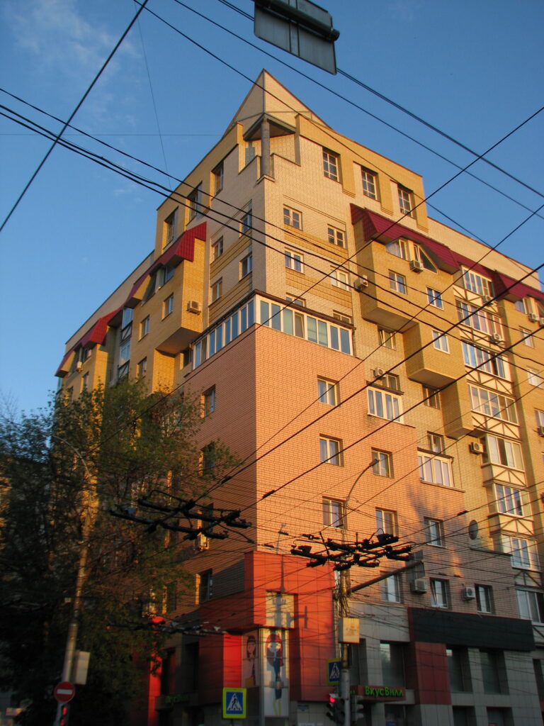 Photo by Ilya Borotinsky