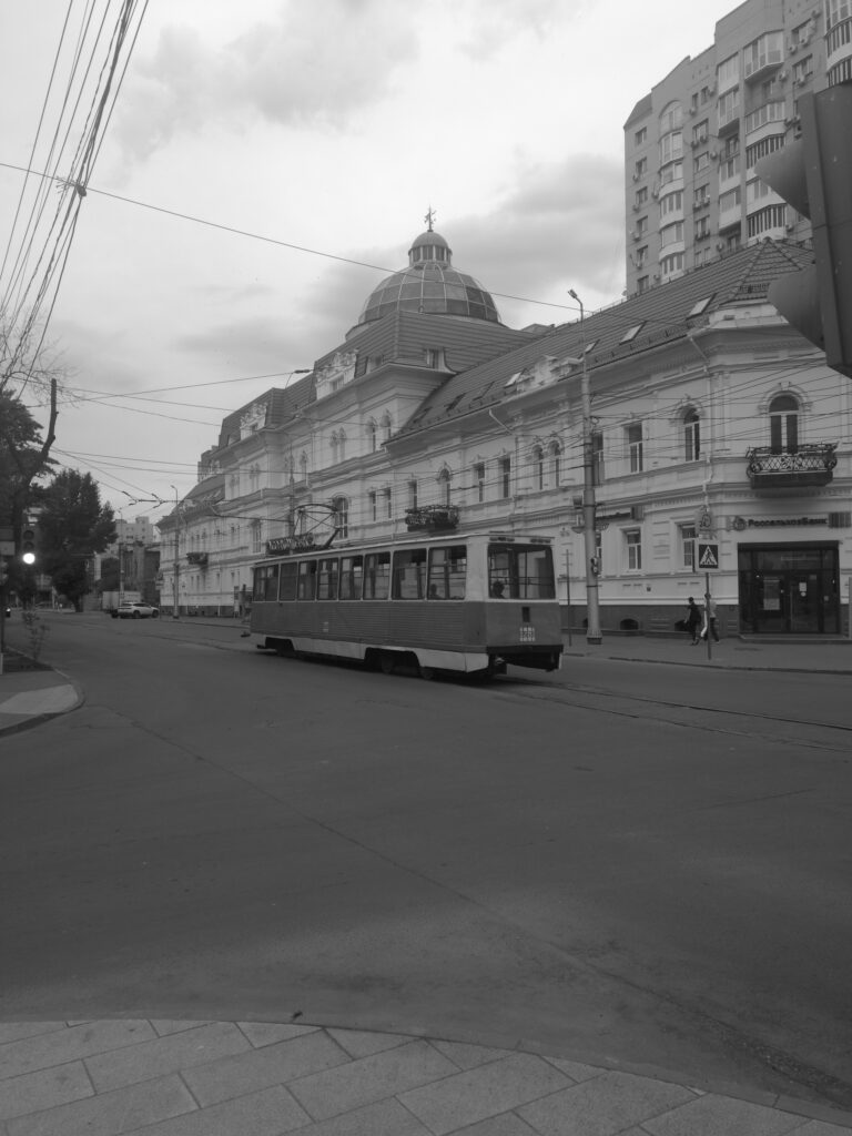 Photo by Ilya Borotinsky