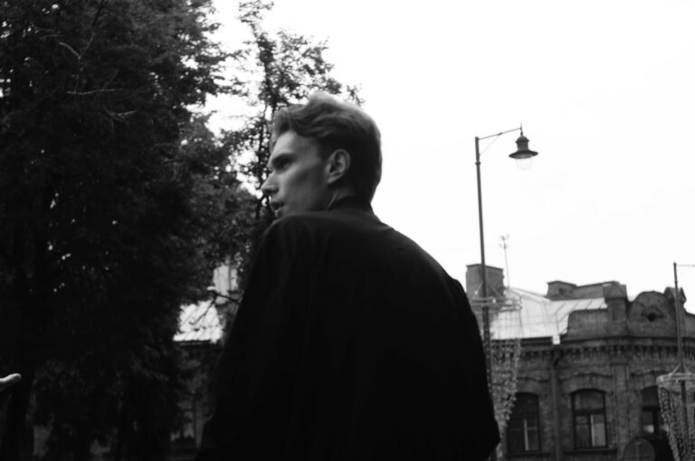 Photo by Aleksandr Beliko