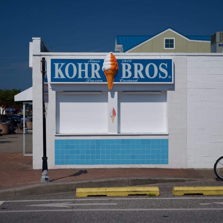 Street photo in Bethany Beach, United States by Bryan Litchford