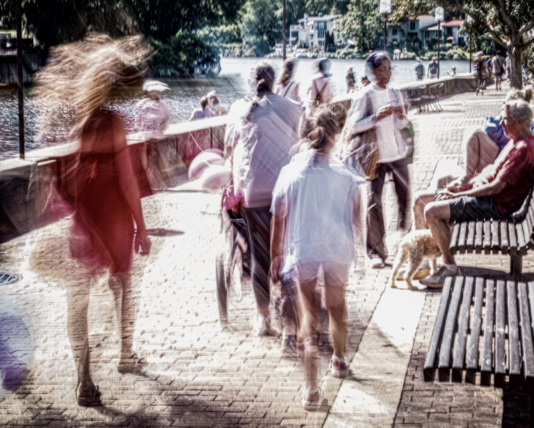 Photo by Bertrand Schreibstein