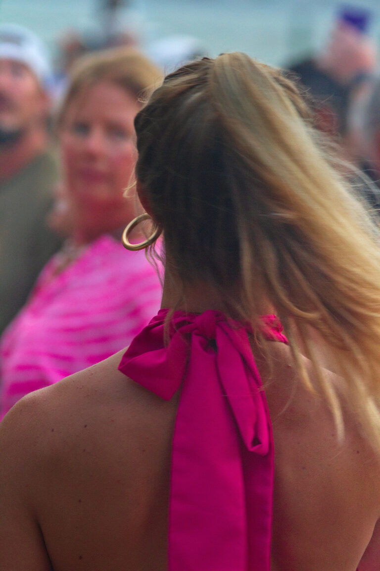 Street photo in Charleston, United States by Mark Lozier