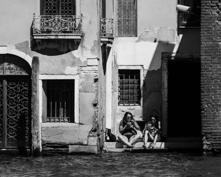 Photo by Cinza Hart
