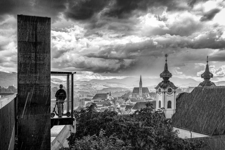 Photo by Johannes Pottfay