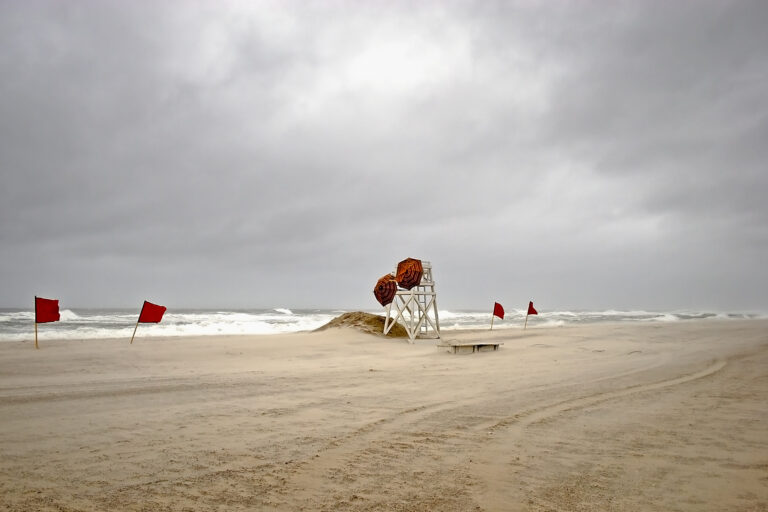 Street photo in Massapequa, United States by Mark Lozier