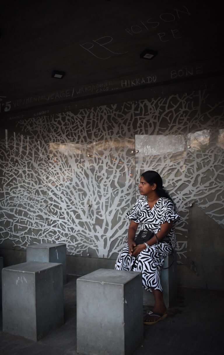 Street photo in Hikkaduwa, Sri Lanka by Rodrigo Marcotich