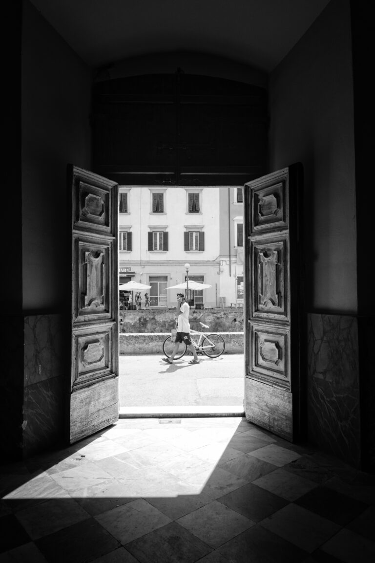Street photo in Livorno, Italy by Thomas Bassetti