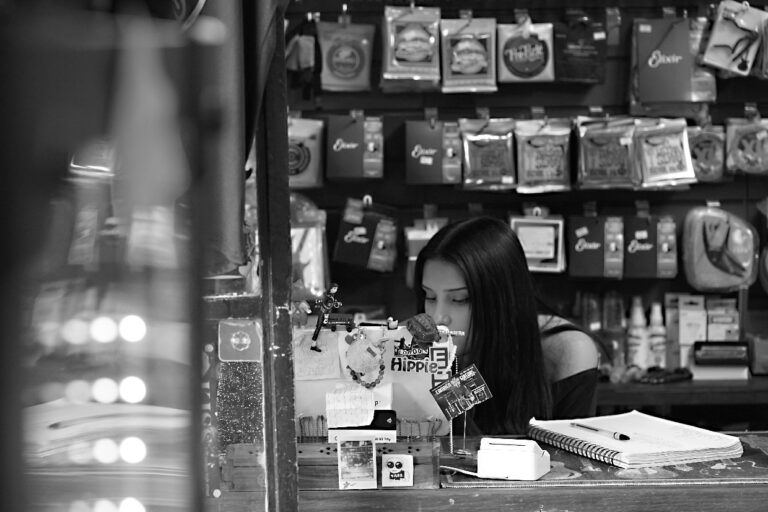Photo by Franck Toto