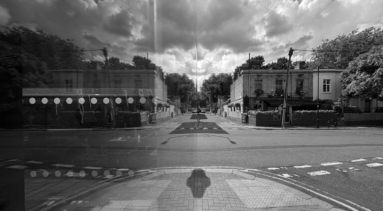 Photo by Franck Toto