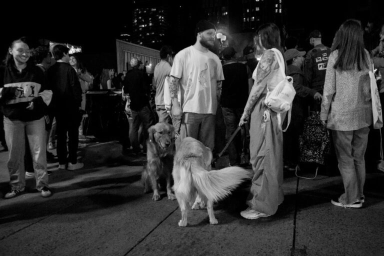 Street photo in Hamilton, Canada by Orlando Dasilva