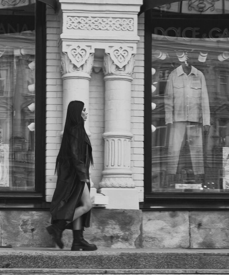Street photo in Moscow, Russia by Vasiliy V. Rechevskiy