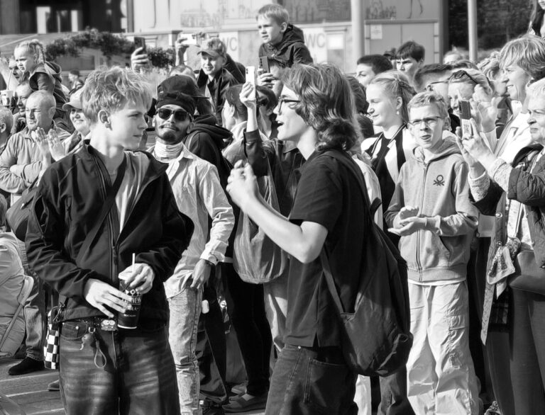 Street photo in Moscow, Russia by Vasiliy V. Rechevskiy