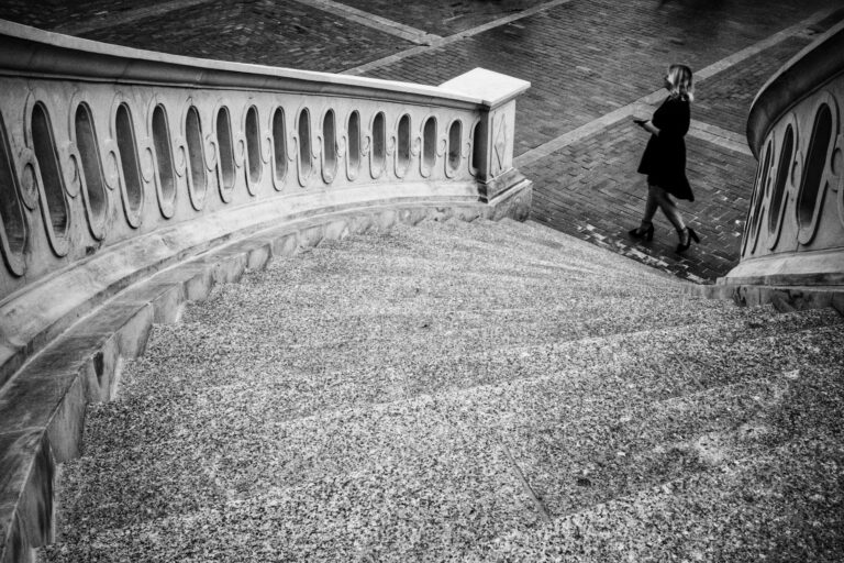 Photo by Jaroslaw Bu