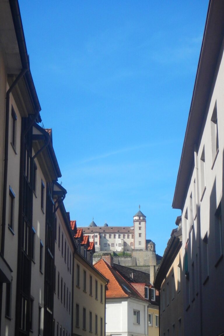 Street photo in Würzburg, Germany by Diego Binder
