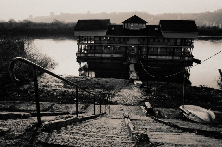 Photo by Victor Scherbakov