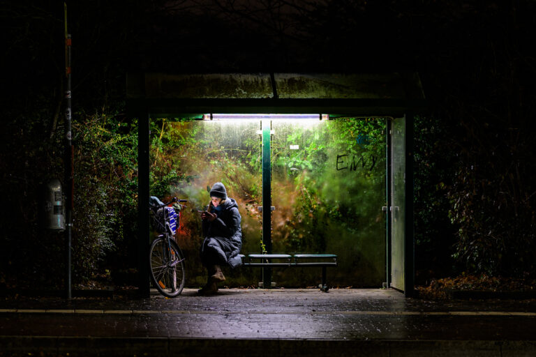 Street photo in Kronshagen, Germany by Thore Siebrands