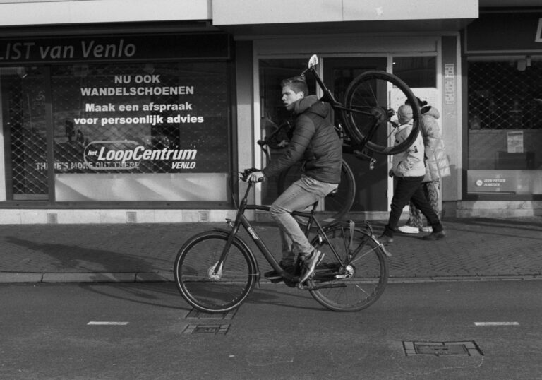 Photo by Drazen Fligic