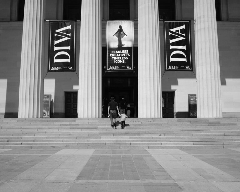 Photo by Ara In The Para