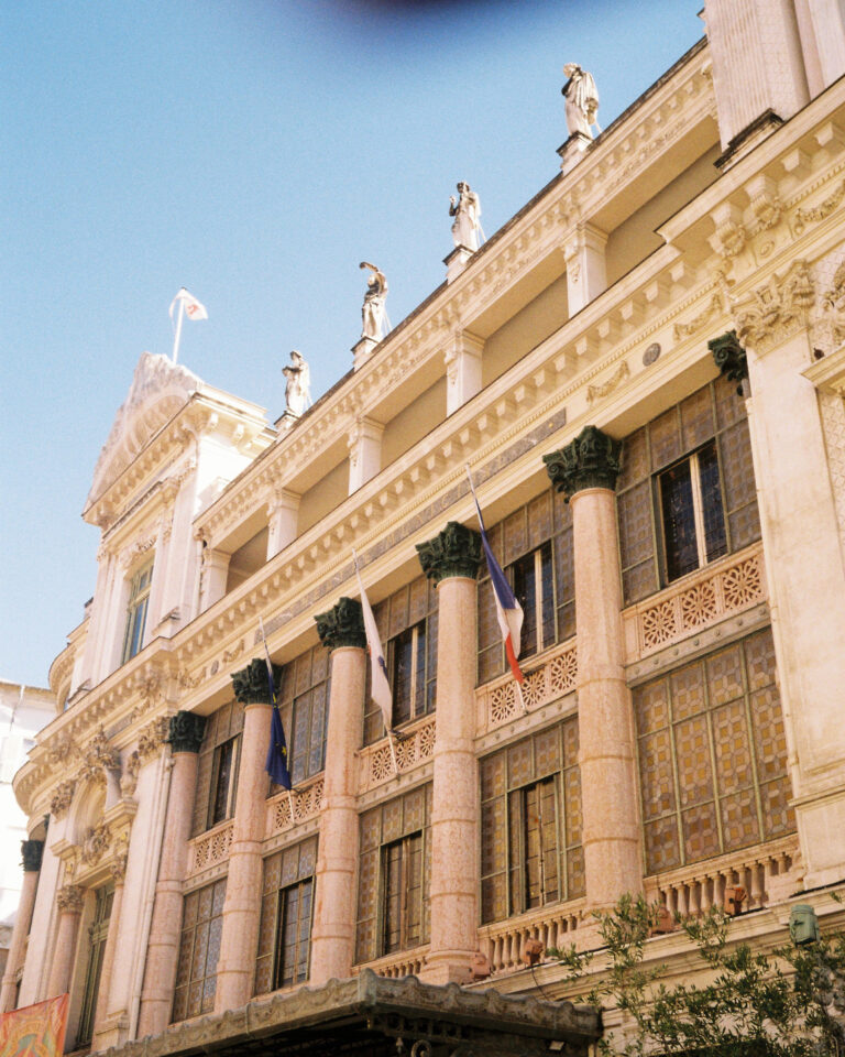 Photo by Steph Kattie