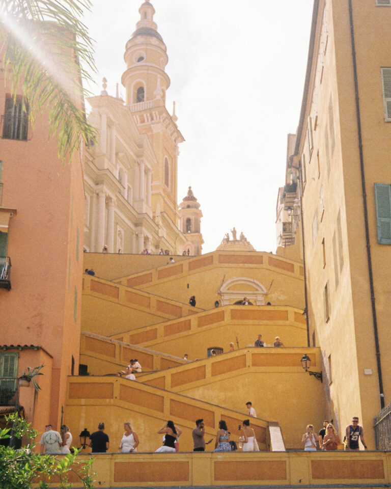 Photo by Steph Kattie