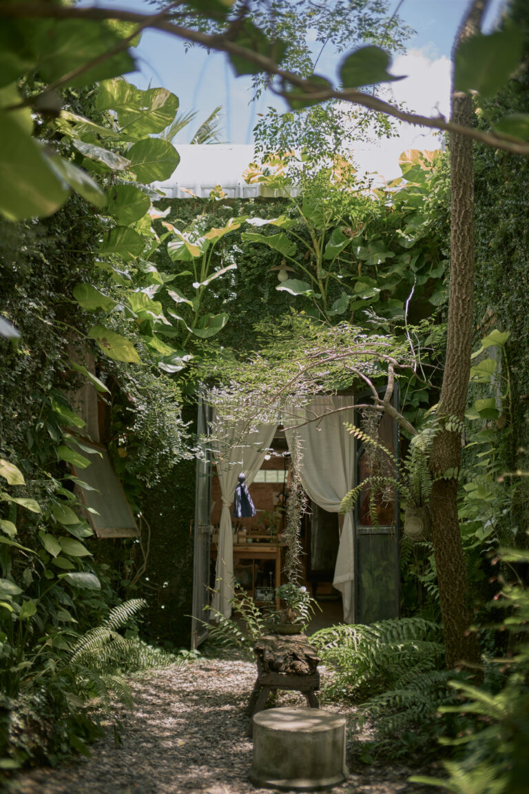 Photo by Nanthawat Maksampan