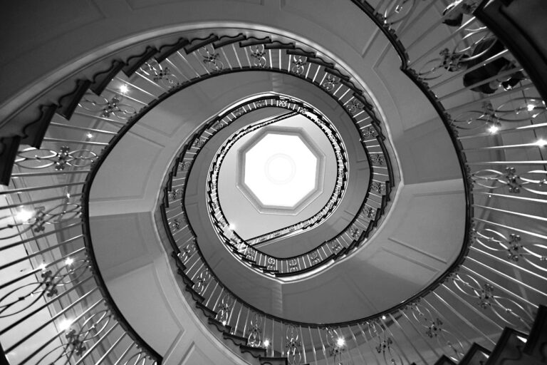 Photo by Franck Toto