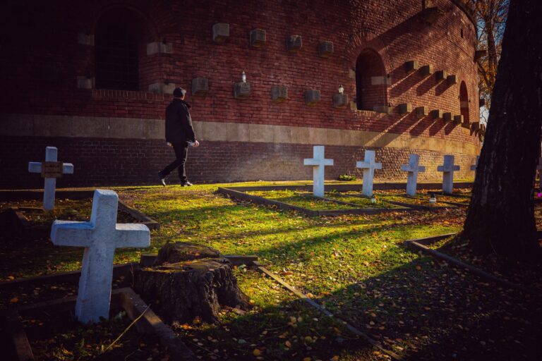 Photo by Jaroslaw Bu