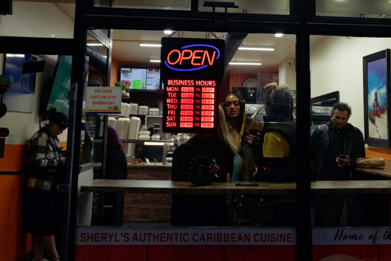 Photo by Ilya Yakubovich