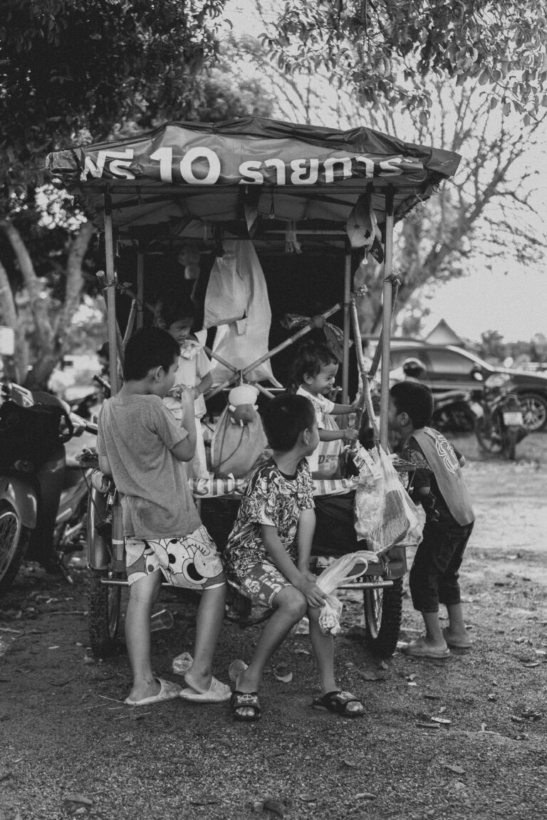 Photo by Nanthawat Maksampan