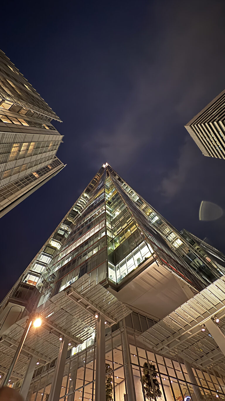 Photo by Franck Toto