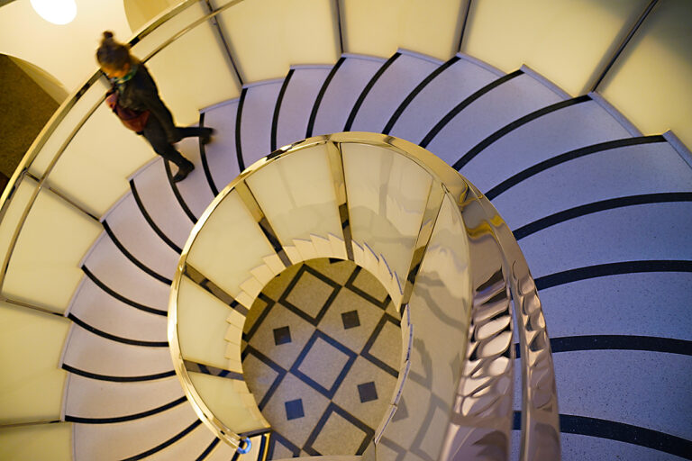 Photo by Franck Toto