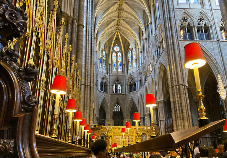 Photo by Franck Toto