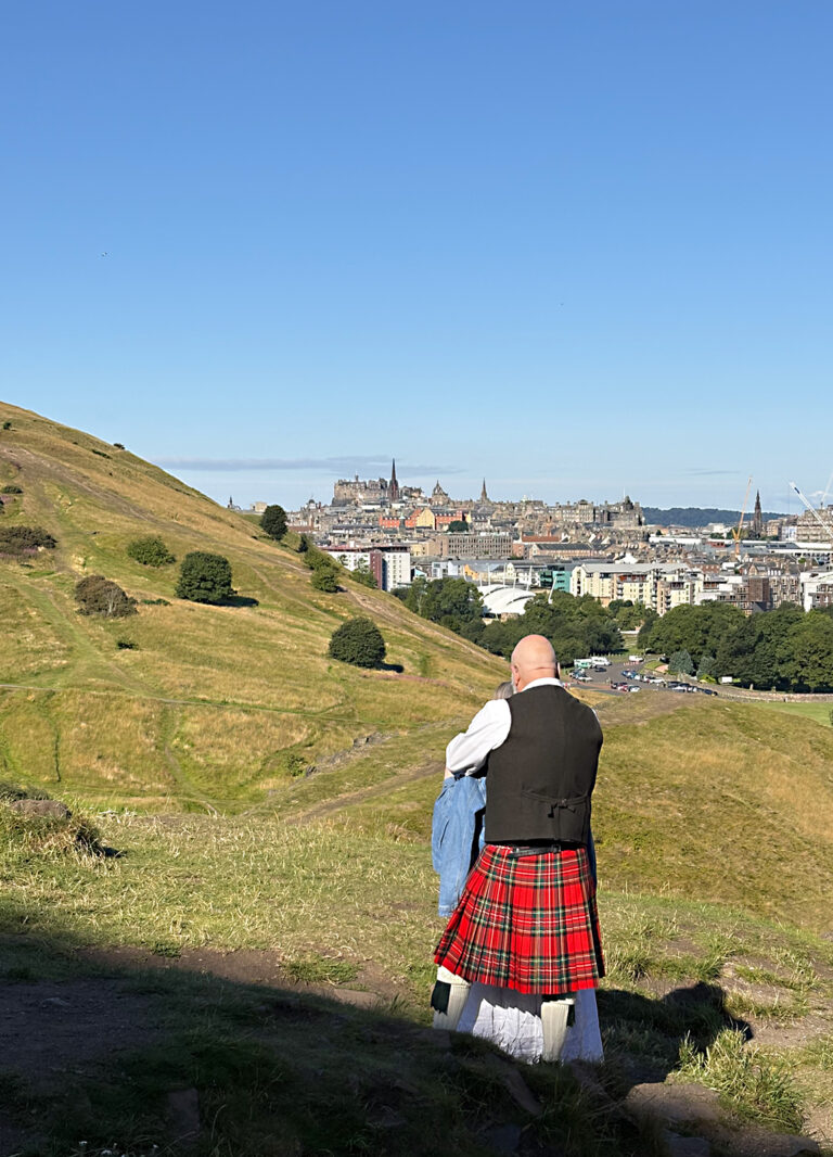 Photo by Franck Toto