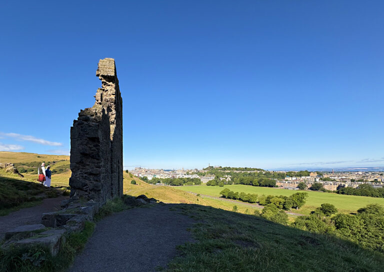 Photo by Franck Toto