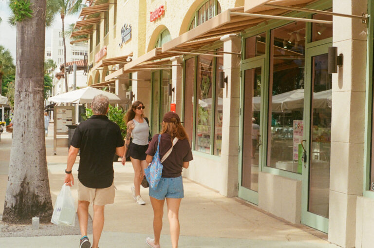 Street photo in Miami Beach, United States by Micaela Salvay