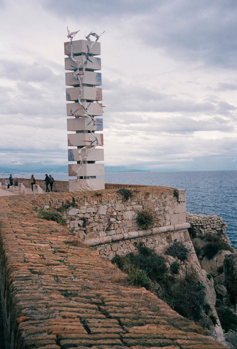 Photo by Steph Kattie