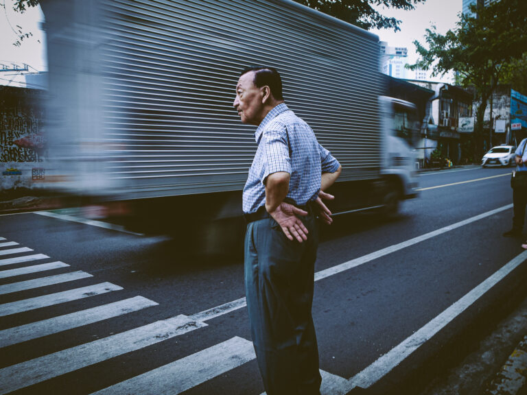 Photo by Jonjoesen Bombase