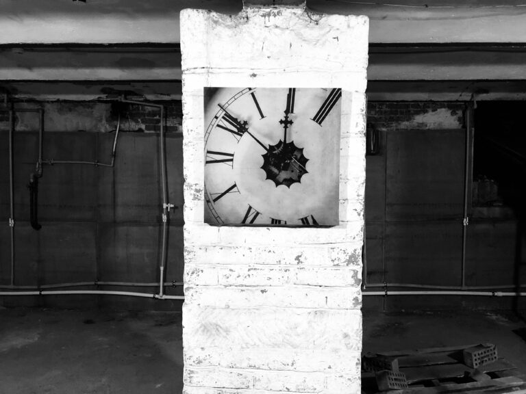 Photo by Ilya Borotinsky