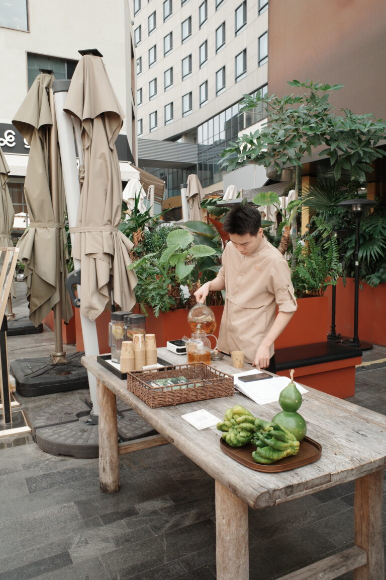 Street photo in Shenzhen, China by Bruce Wagner