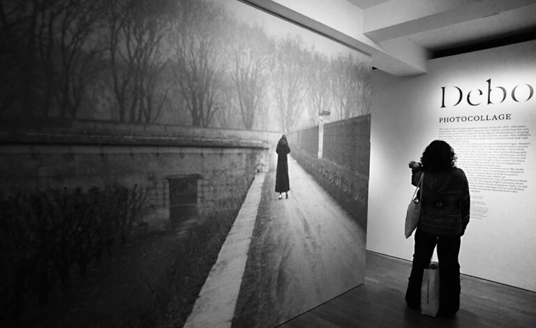 Photo by Franck Toto