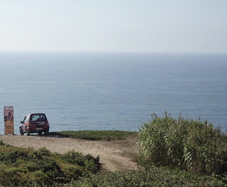 Photo by Amina Verse