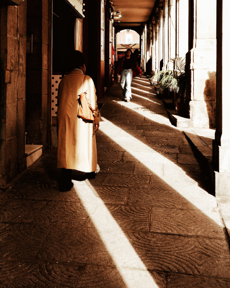 Photo by Louis Koreki