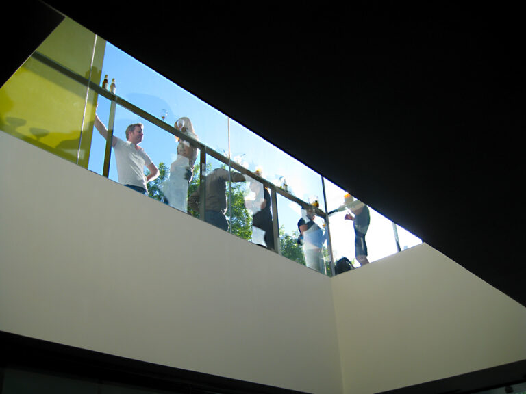 Photo by Franck Toto