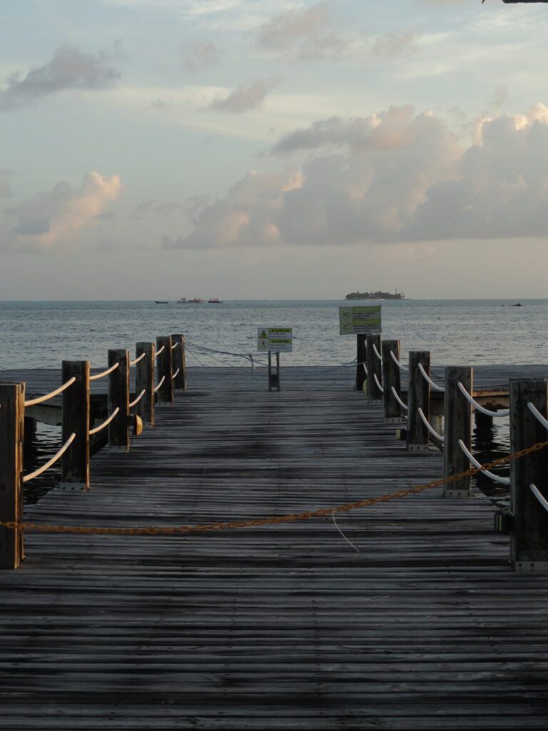 Street photo in San Andrés, Colombia by Ana Muñoz