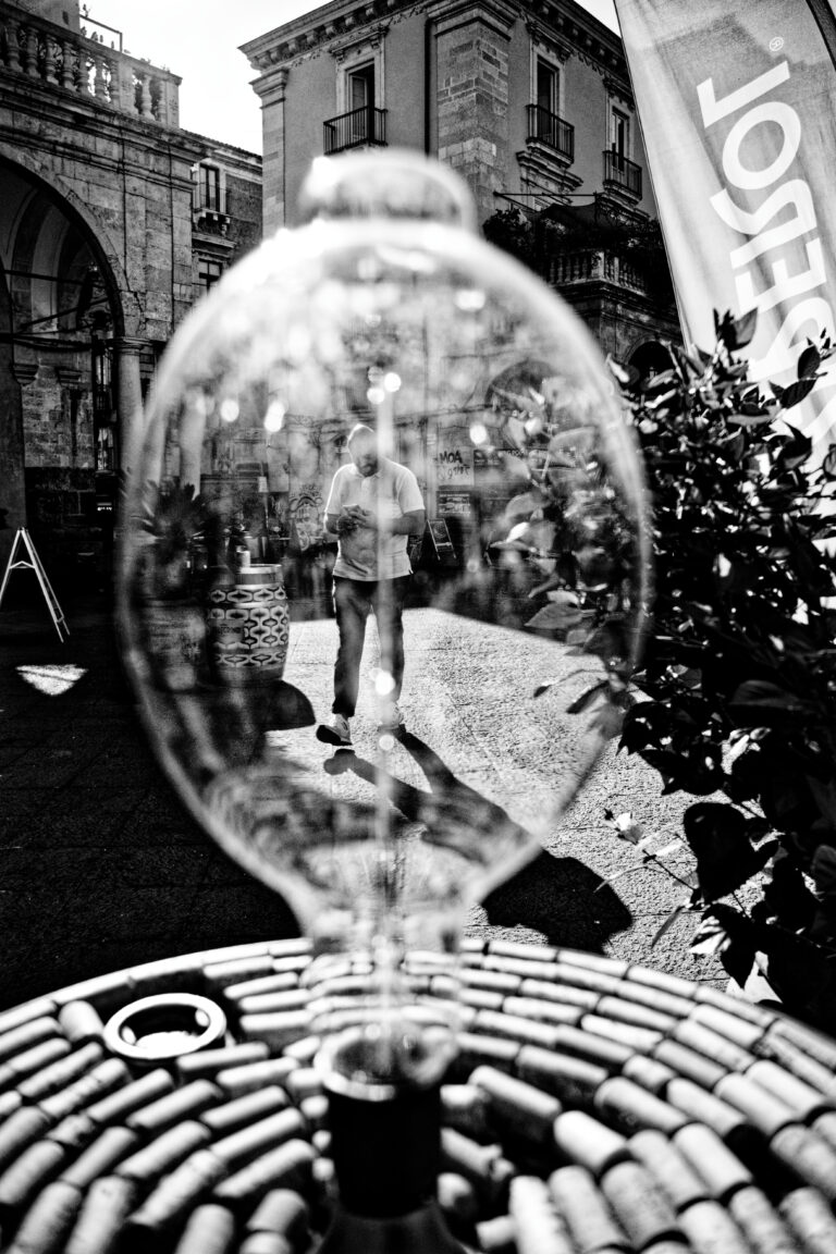 Photo by Raul Cumpat