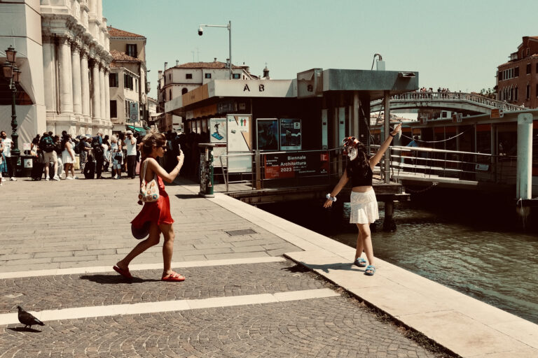 Photo by Alexander Tschirk