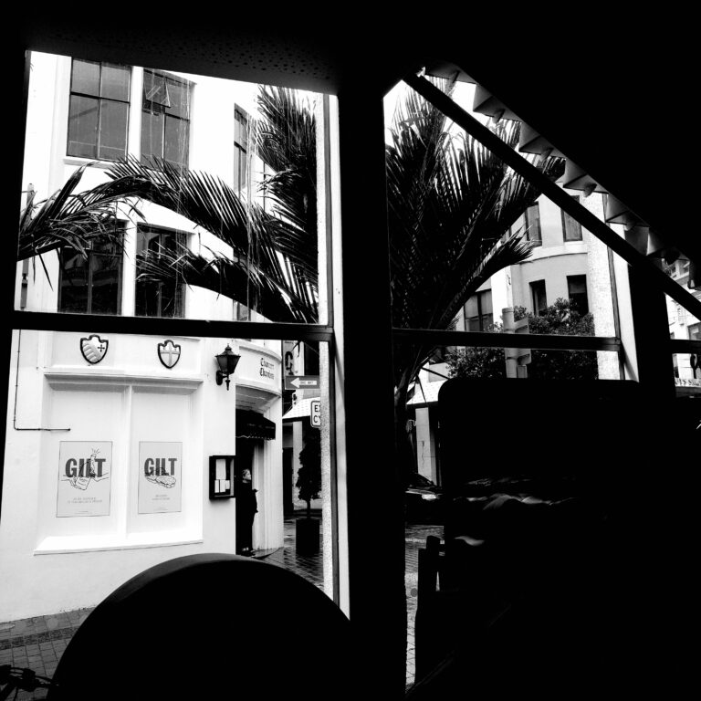 Photo by Ara In The Para